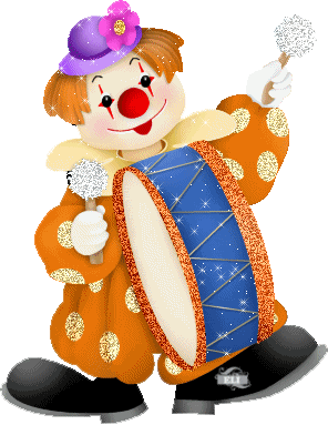 clown con tamburo che festeggia il carnevale