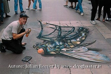 immagine colorata su asfalto con gessetti