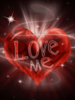 cuore rosso con scritta Love me
