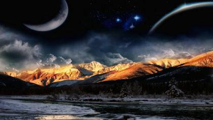 Sfondo desktop con montagne luna e cielo stellato