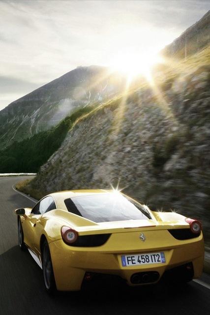 ferrari 458 italia gialla montagna
