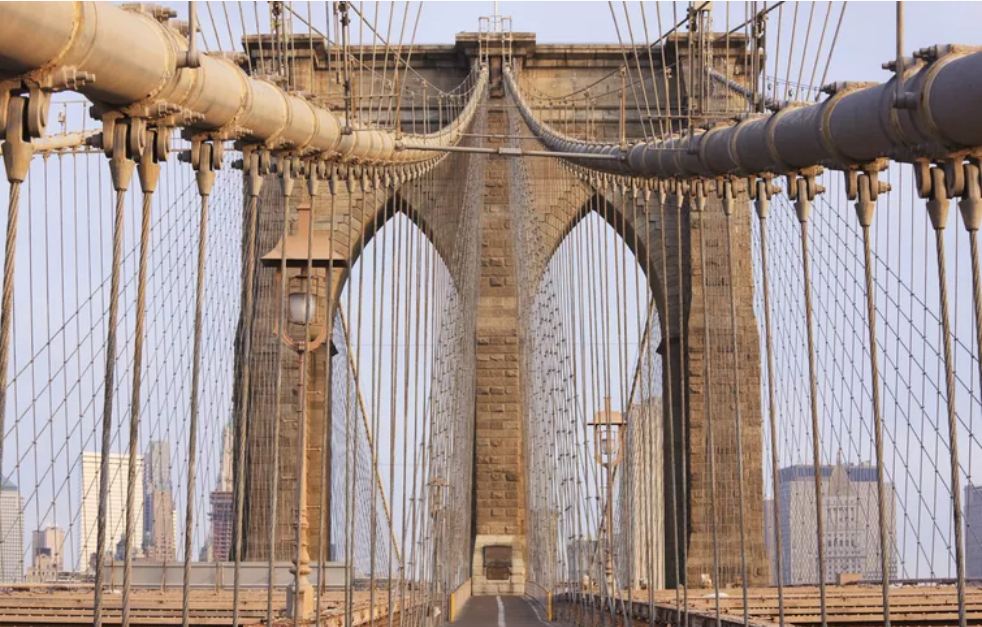 Livello pedonale del ponte di Brooklyn, New York City