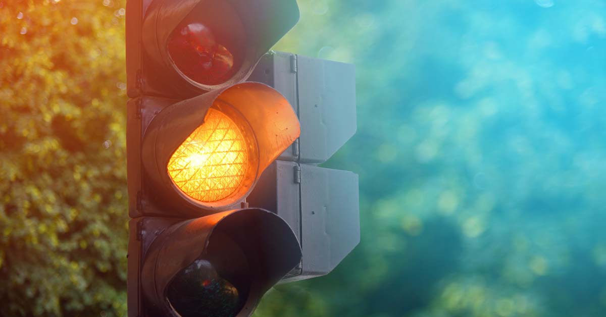 funzionamento dei semafori lampeggianti durante le ore notturne